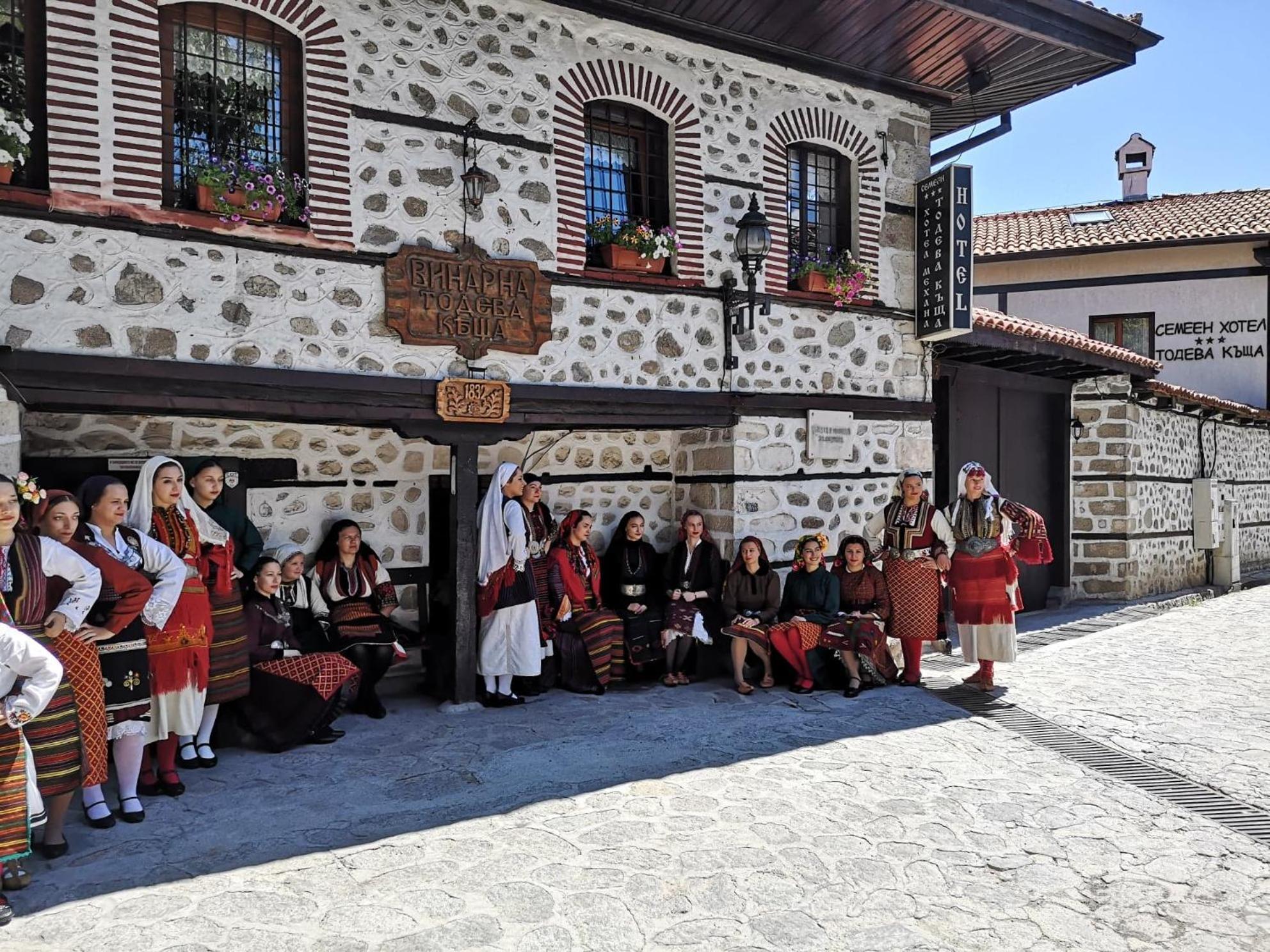 Todeva House Hotel And Tavern Bansko Exteriör bild
